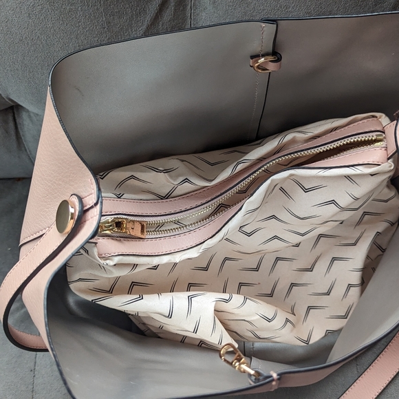 Moda Luxe Handbag - European Vibe! - Picture 2 of 4